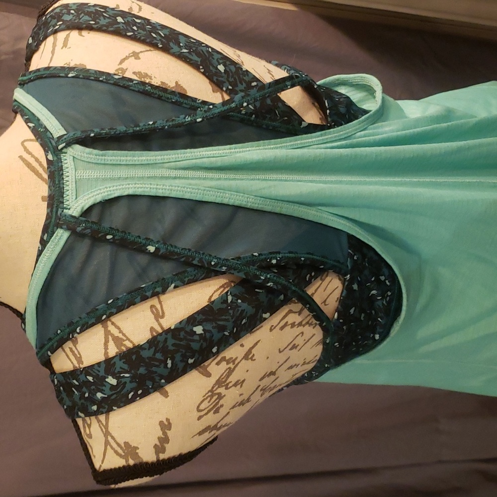 Lululemon tanktop strappy back green mesh teal
